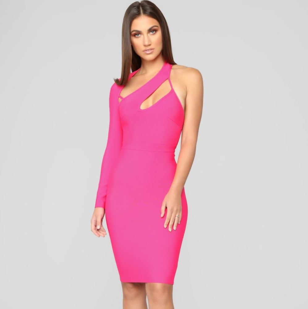 Pink bandage dress